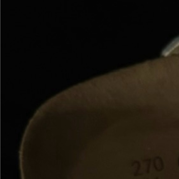 Brand new never worn. just want to get rid of these.Trynna save up for collage. - Picture 5 of 5